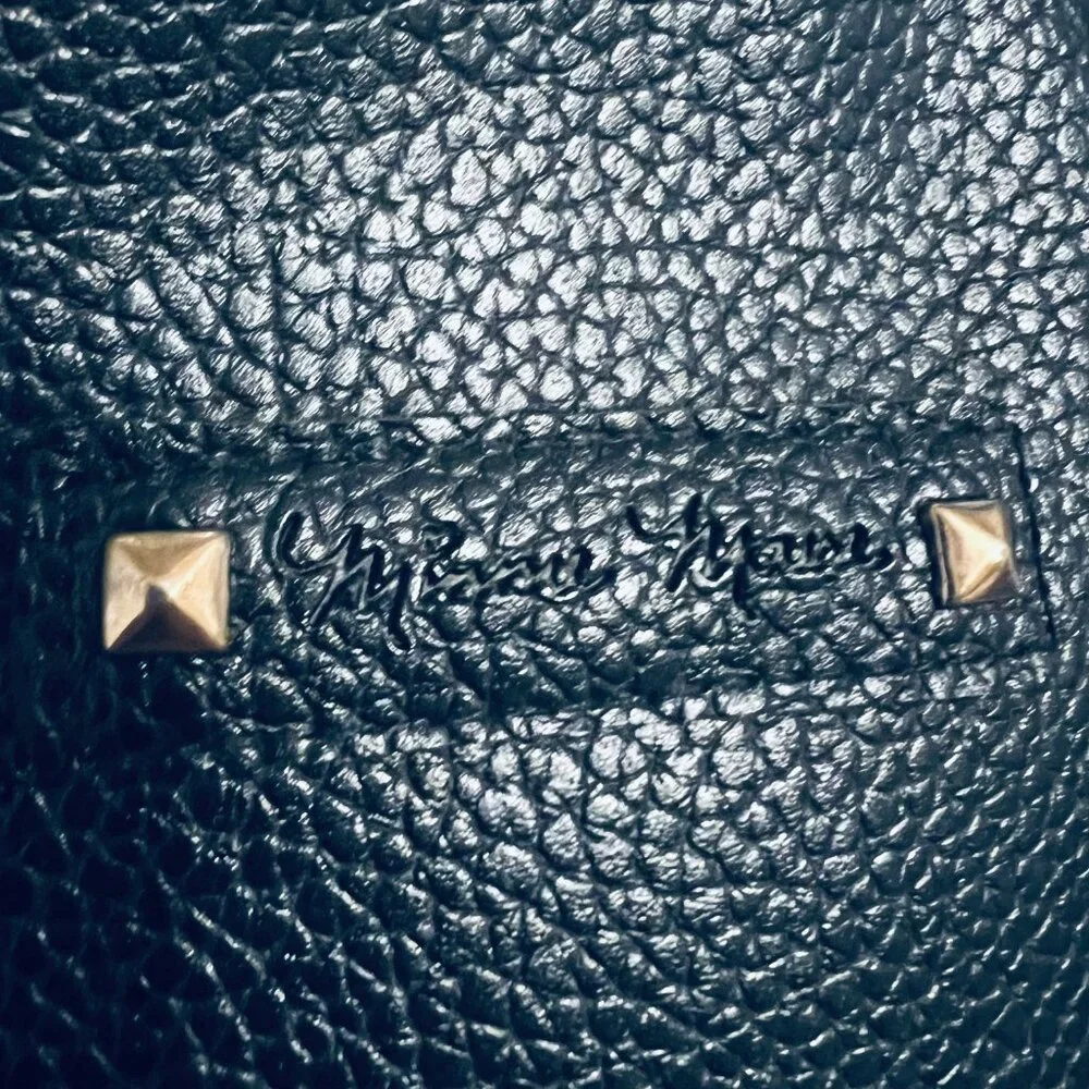Disney color black